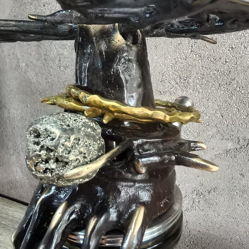 Detailed view of the CNC machined stem and custom handle design of Maklaud Nosferatu Designer Hookah.